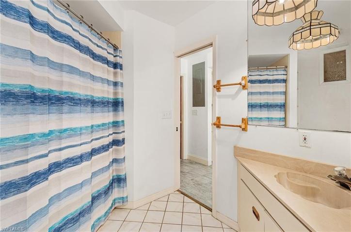 2nd floor bathroom with tub/shower combo.