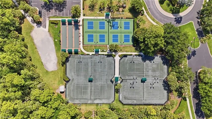 3976 Bishopwood Ct E 3-102, Naples, Florida 34114