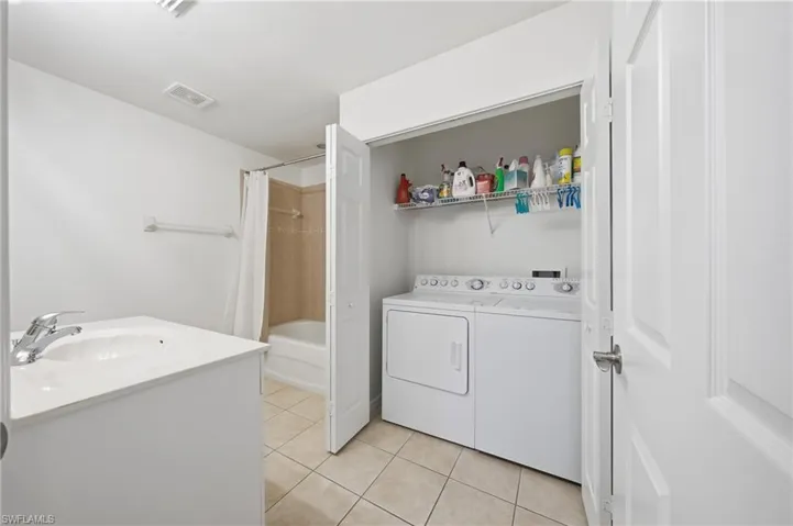 3976 Bishopwood Ct E 3-102, Naples, Florida 34114