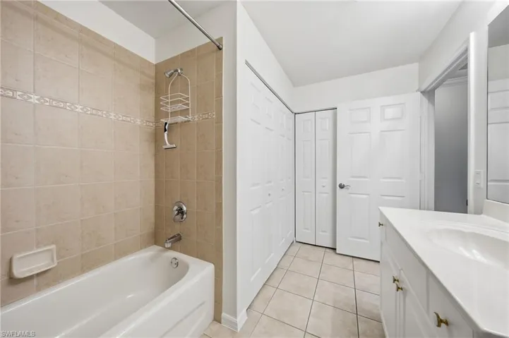 3976 Bishopwood Ct E 3-102, Naples, Florida 34114