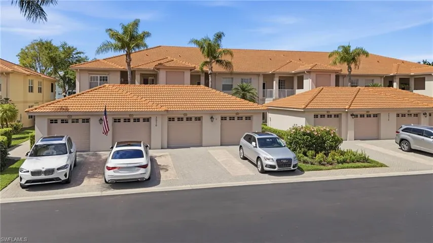 3976 Bishopwood Ct E 3-102, Naples, Florida 34114