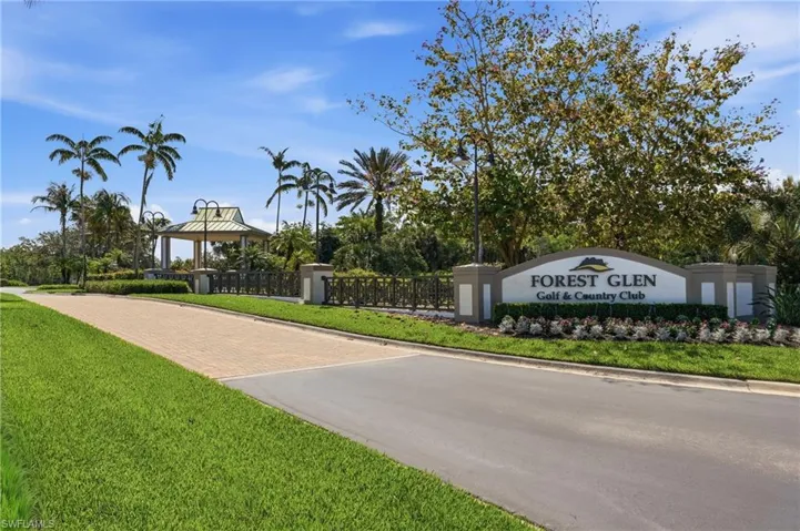 3976 Bishopwood Ct E 3-102, Naples, Florida 34114