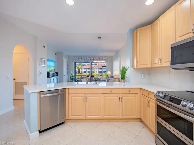3049  Driftwood  WAY, Naples, FL 34109