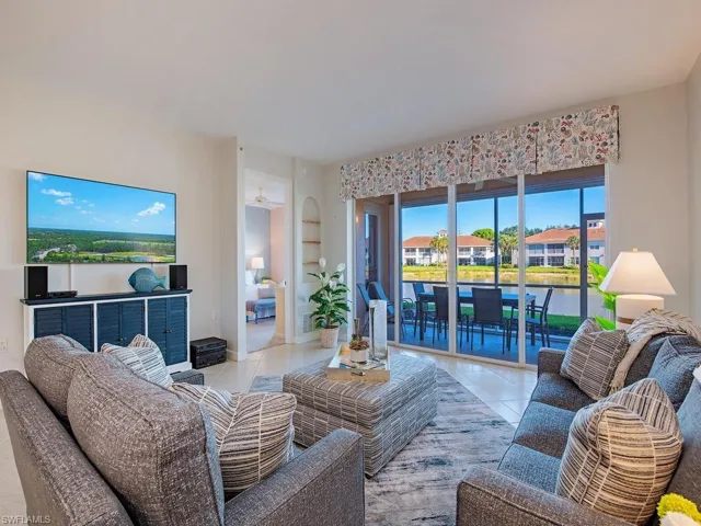 3049  Driftwood  WAY, Naples, FL 34109