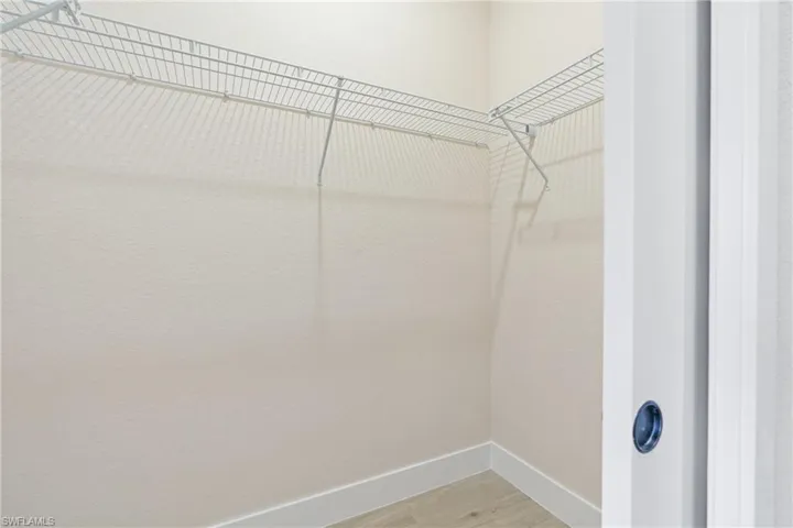 Walk-in closet with shelve