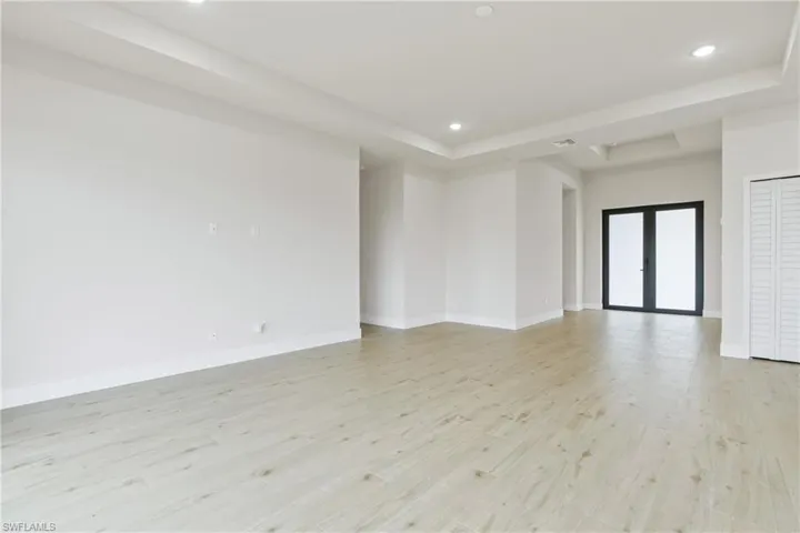 Lving room with raised ceiling