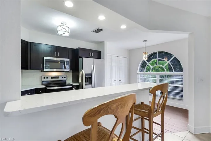 9624 Crescent Garden Dr 201, Naples, Florida 34109