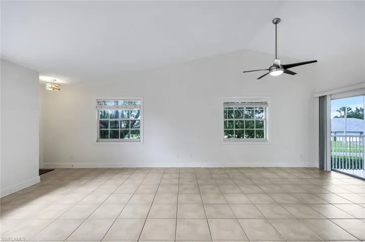 9624 Crescent Garden Dr 201, Naples, Florida 34109