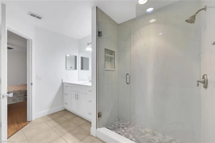 9624 Crescent Garden Dr 201, Naples, Florida 34109