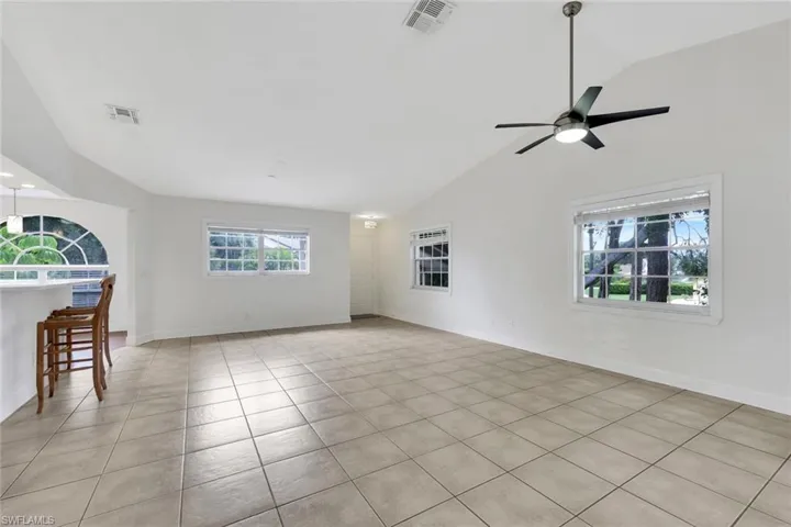 9624 Crescent Garden Dr 201, Naples, Florida 34109