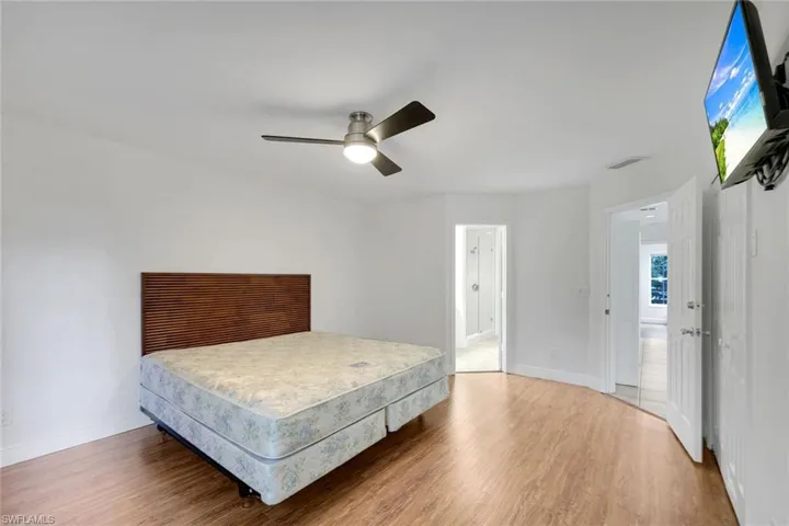 9624 Crescent Garden Dr 201, Naples, Florida 34109