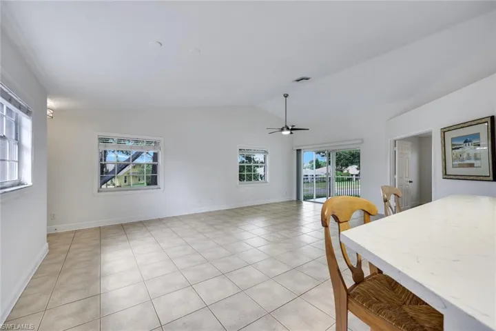 9624 Crescent Garden Dr 201, Naples, Florida 34109