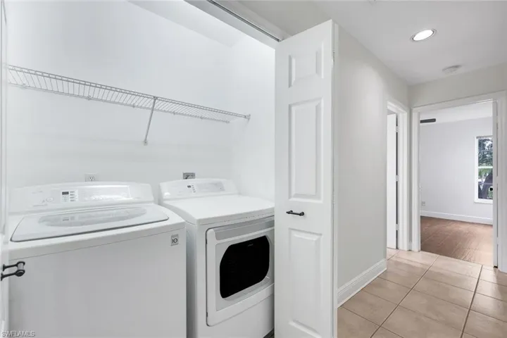 9624 Crescent Garden Dr 201, Naples, Florida 34109