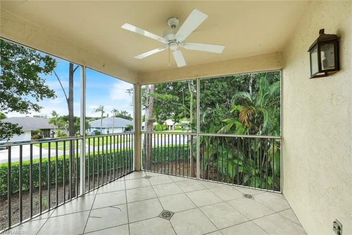 9624 Crescent Garden Dr 201, Naples, Florida 34109