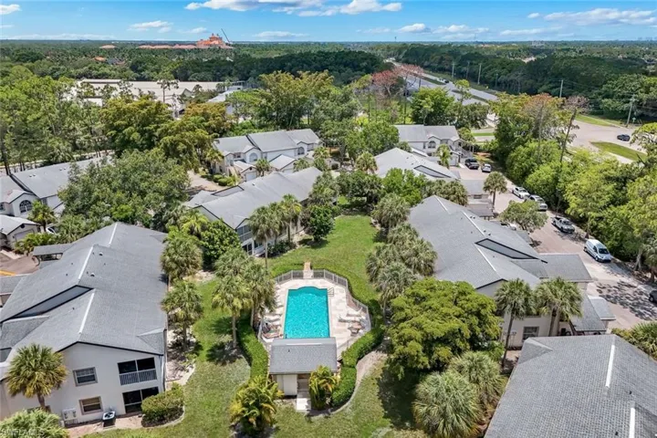 9624 Crescent Garden Dr 201, Naples, Florida 34109