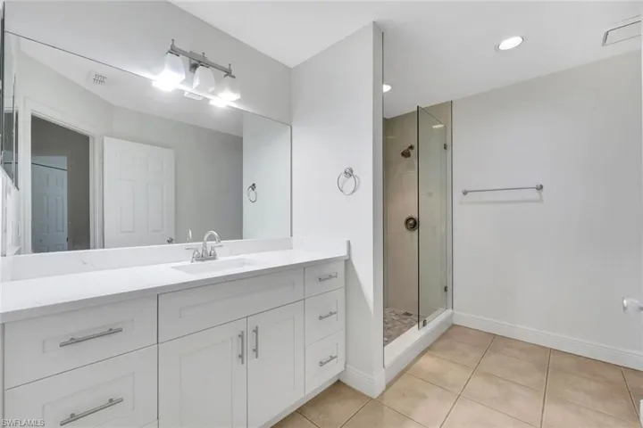9624 Crescent Garden Dr 201, Naples, Florida 34109