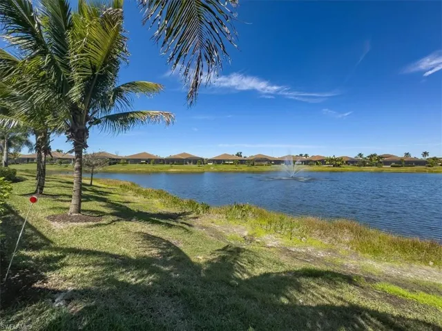 8170  Venetian Pointe  DR, Fort Myers, FL 33908