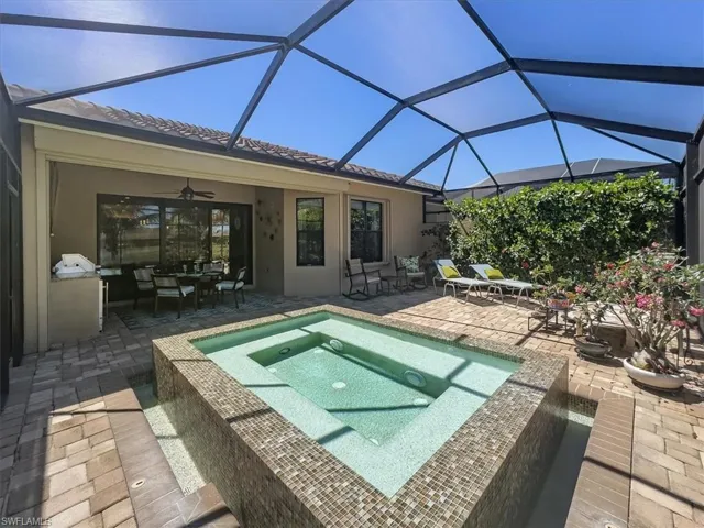 8170  Venetian Pointe  DR, Fort Myers, FL 33908