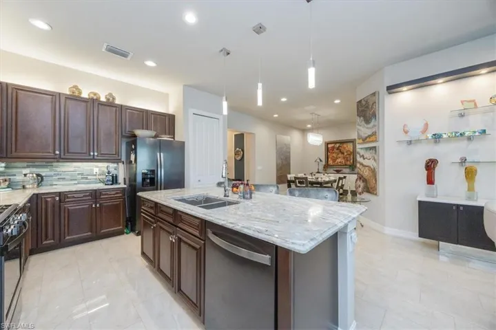 8170  Venetian Pointe  DR, Fort Myers, FL 33908
