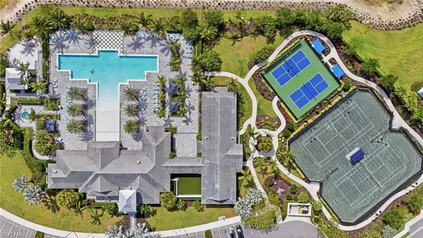 9194  Cayman  DR, Naples, FL 34114