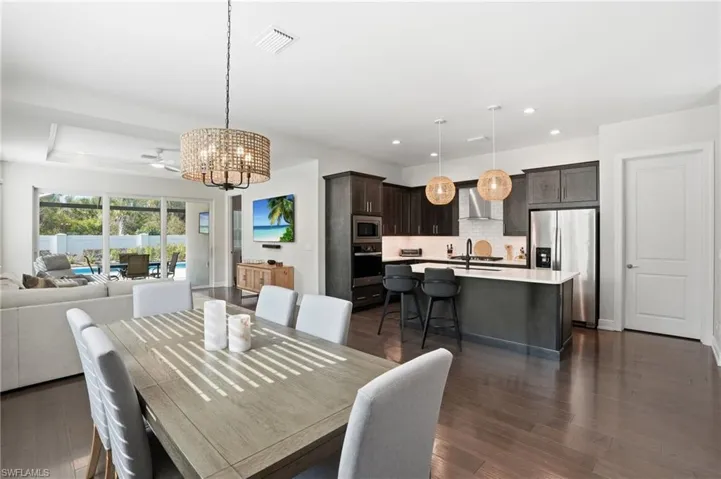 9194  Cayman  DR, Naples, FL 34114