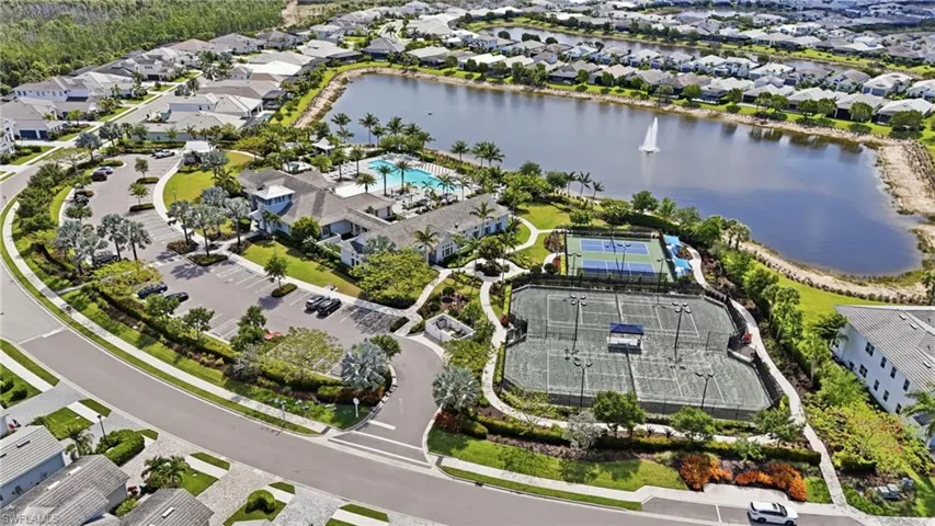 9194  Cayman  DR, Naples, FL 34114