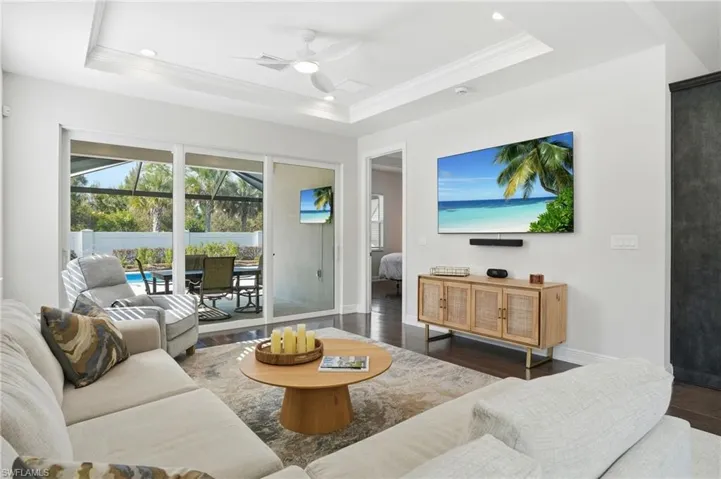 9194  Cayman  DR, Naples, FL 34114