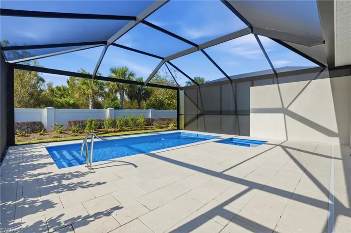 9194  Cayman  DR, Naples, FL 34114