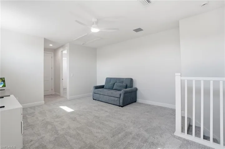 9194  Cayman  DR, Naples, FL 34114