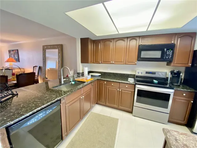 145  Cypress E WAY, Naples, FL 34110