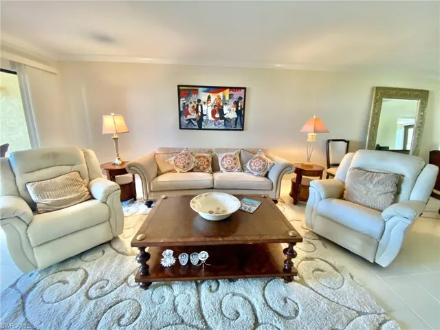 145  Cypress E WAY, Naples, FL 34110
