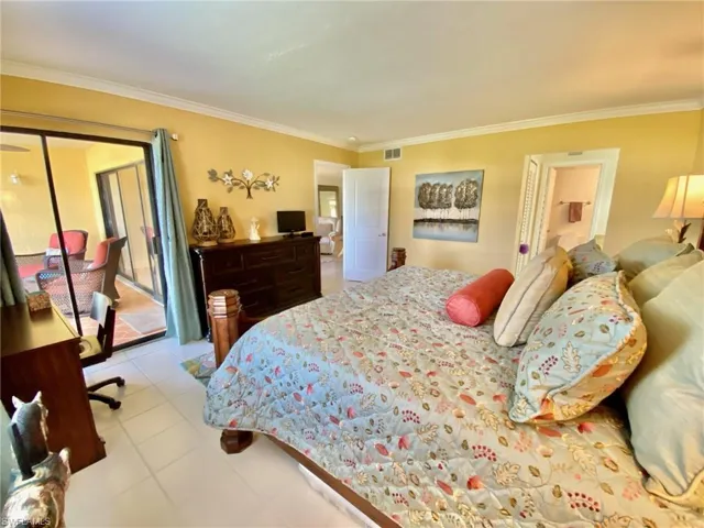 145  Cypress E WAY, Naples, FL 34110