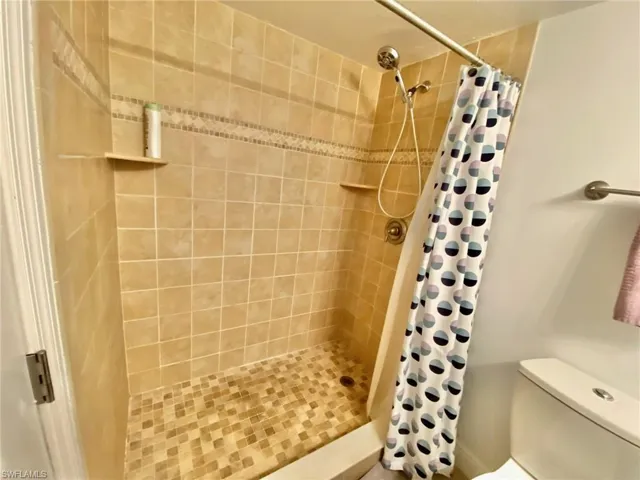 145  Cypress E WAY, Naples, FL 34110
