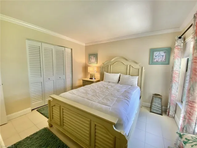 145  Cypress E WAY, Naples, FL 34110