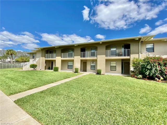 145  Cypress E WAY, Naples, FL 34110