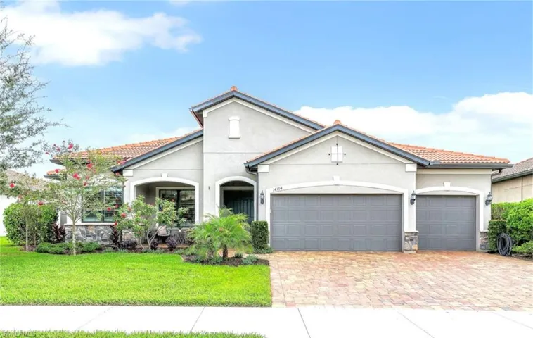 4BR, 2 Office/Den, 3BA & 3100sqft on One Level.