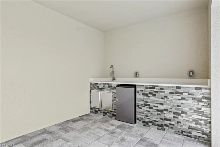 322 NW 5th ST, CAPE CORAL FL 33993
