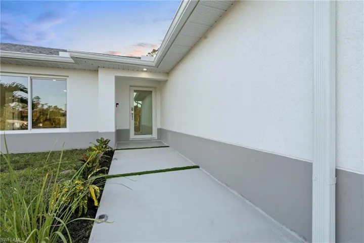 View of property entrance