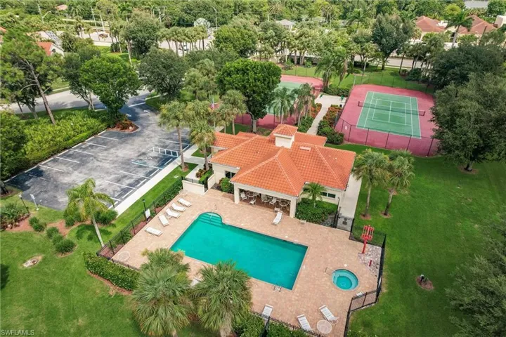359  Pindo Palm  DR, Naples, FL 34104