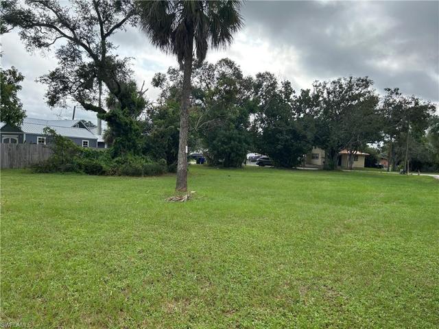 3583 Seminole AVE, FORT MYERS FL 33916