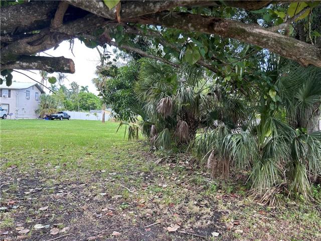 3583 Seminole AVE, FORT MYERS FL 33916