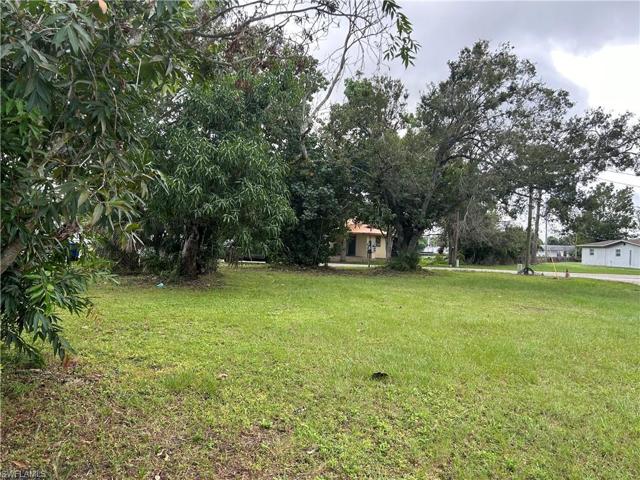 3583 Seminole AVE, FORT MYERS FL 33916