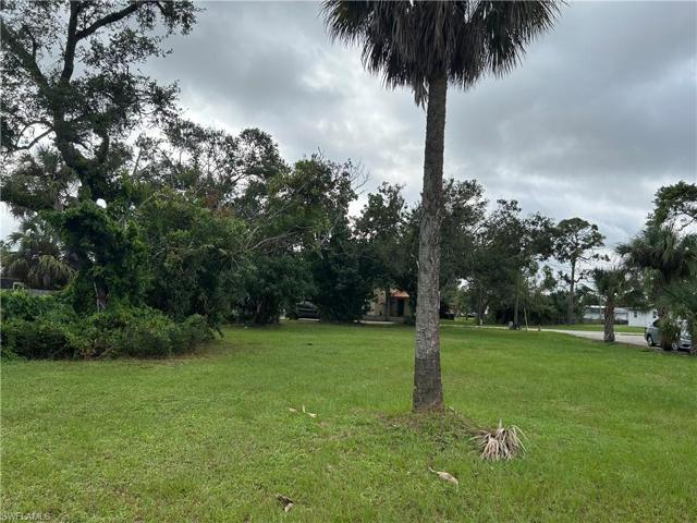 3583 Seminole AVE, FORT MYERS FL 33916