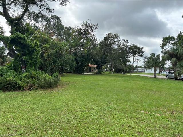 3583 Seminole AVE, FORT MYERS FL 33916