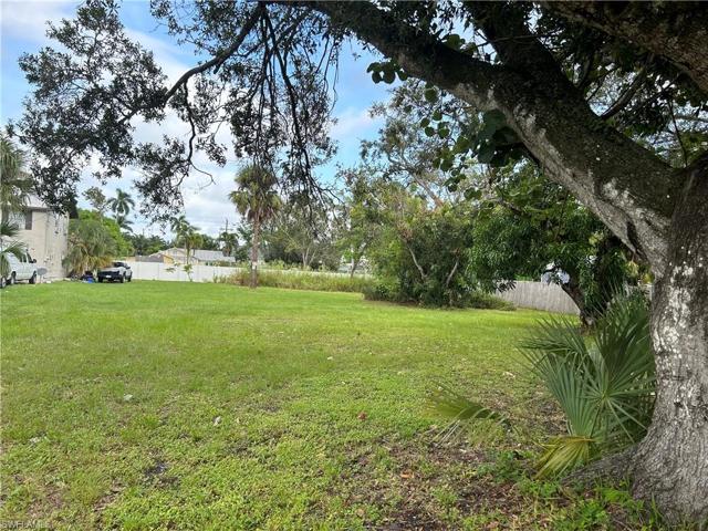 3583 Seminole AVE, FORT MYERS FL 33916