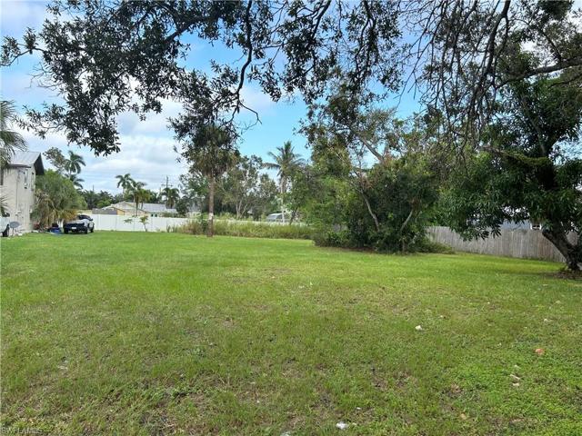 3583 Seminole AVE, FORT MYERS FL 33916