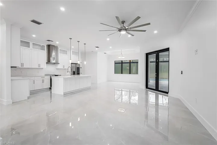 2840 Golden Gate Blvd W, Naples, Florida 34120