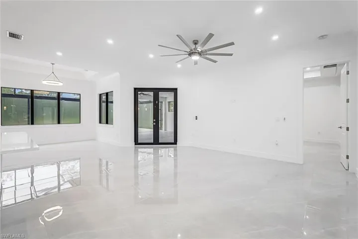 2840 Golden Gate Blvd W, Naples, Florida 34120