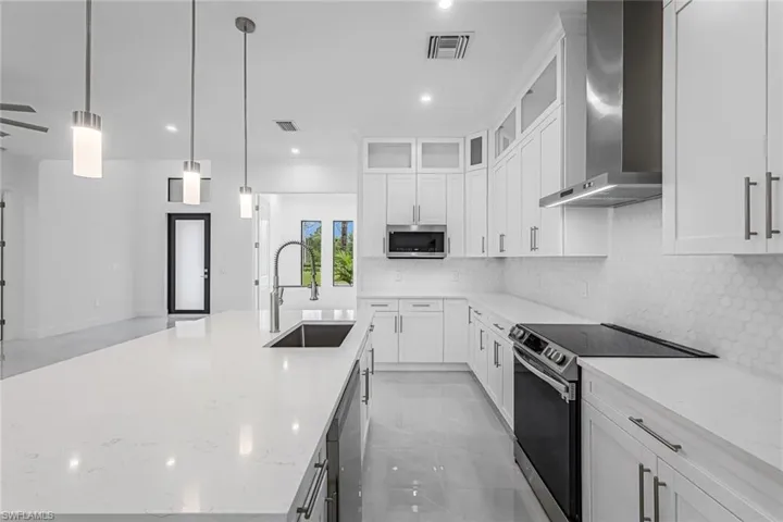 2840 Golden Gate Blvd W, Naples, Florida 34120