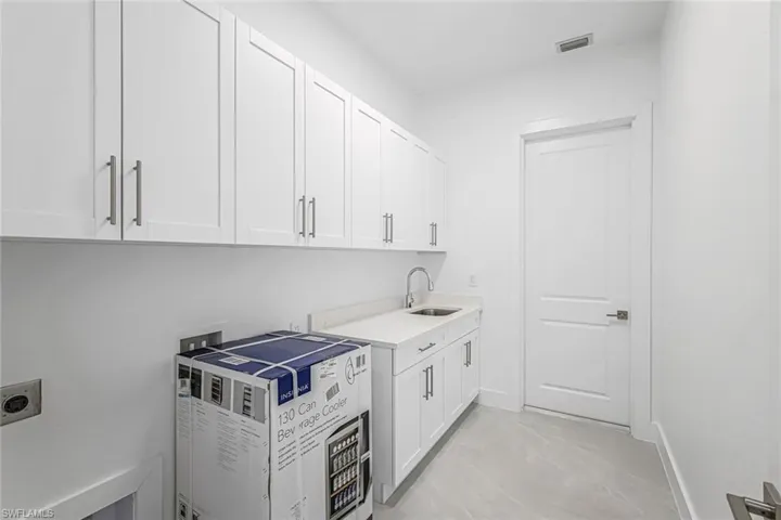 2840 Golden Gate Blvd W, Naples, Florida 34120